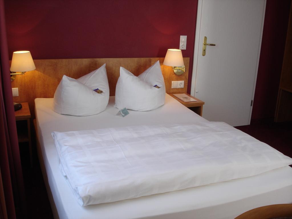 Myrooms Neu-Isenburg Room photo
